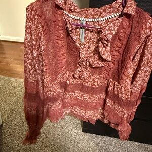 Anthropologie ruffled v neck nose